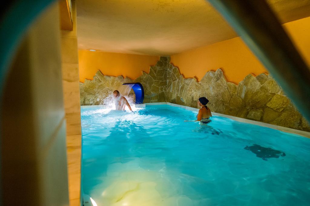 Apartamentos La Venta del Charco Cardeña Habitación foto