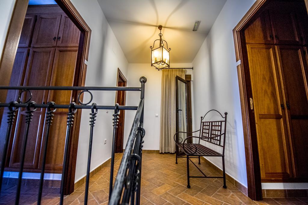 Apartamentos La Venta del Charco Cardeña Habitación foto