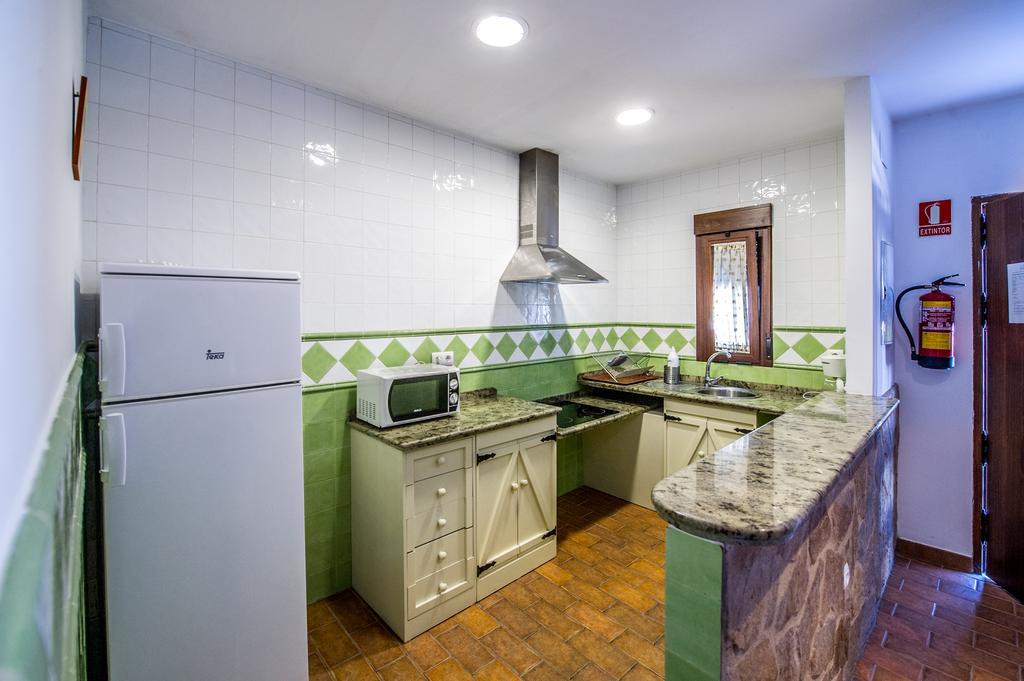 Apartamentos La Venta del Charco Cardeña Habitación foto