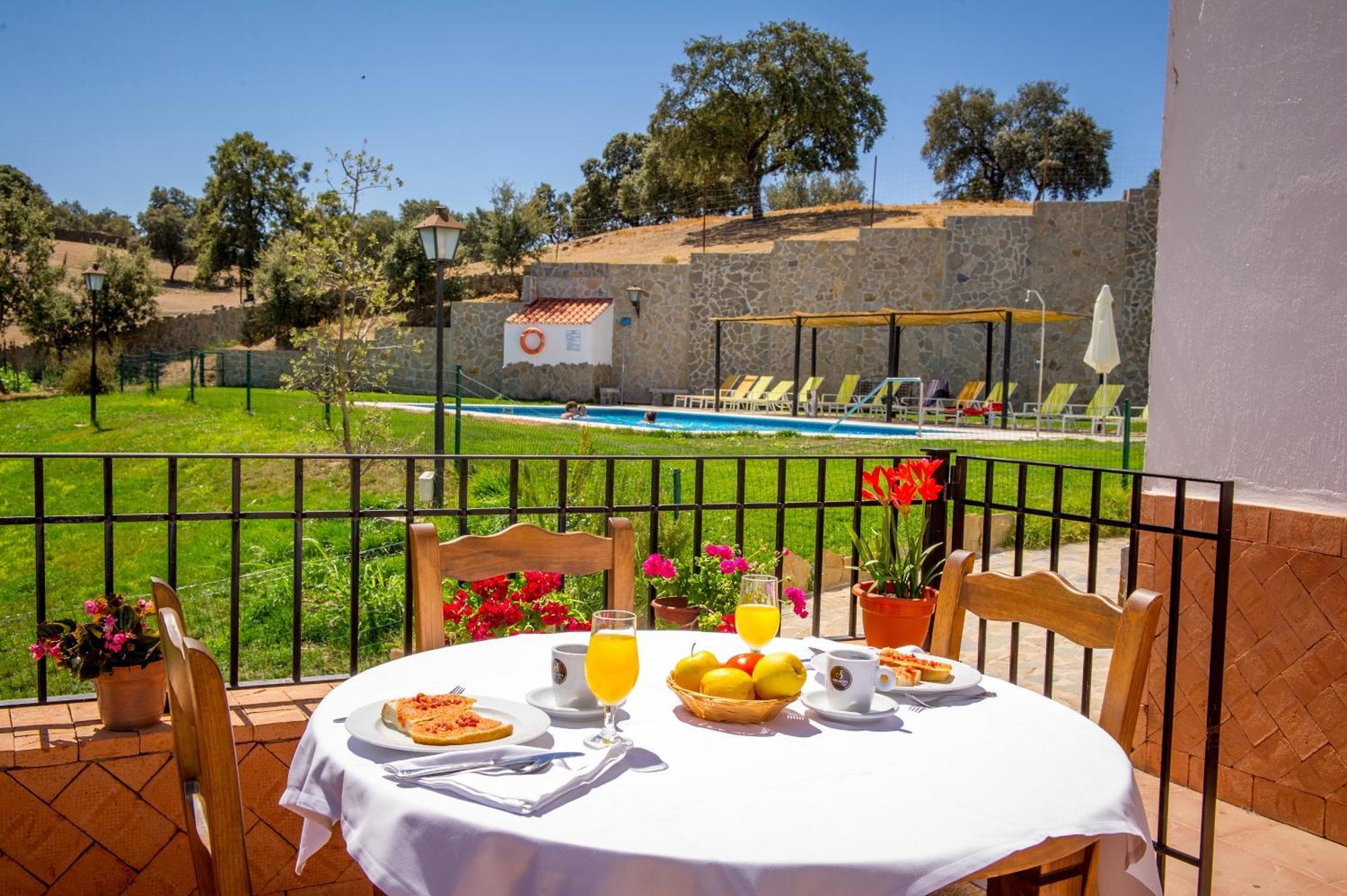 Apartamentos La Venta del Charco Cardeña Habitación foto