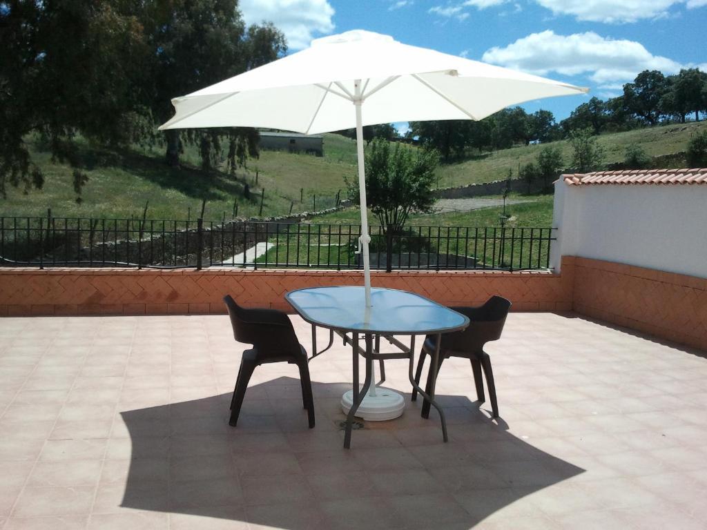 Apartamentos La Venta del Charco Cardeña Habitación foto